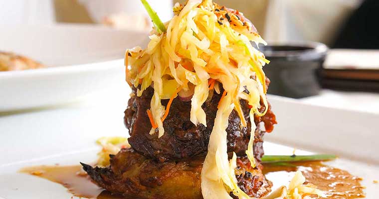 Vaca atolada (Beef Ribs with Manioc)