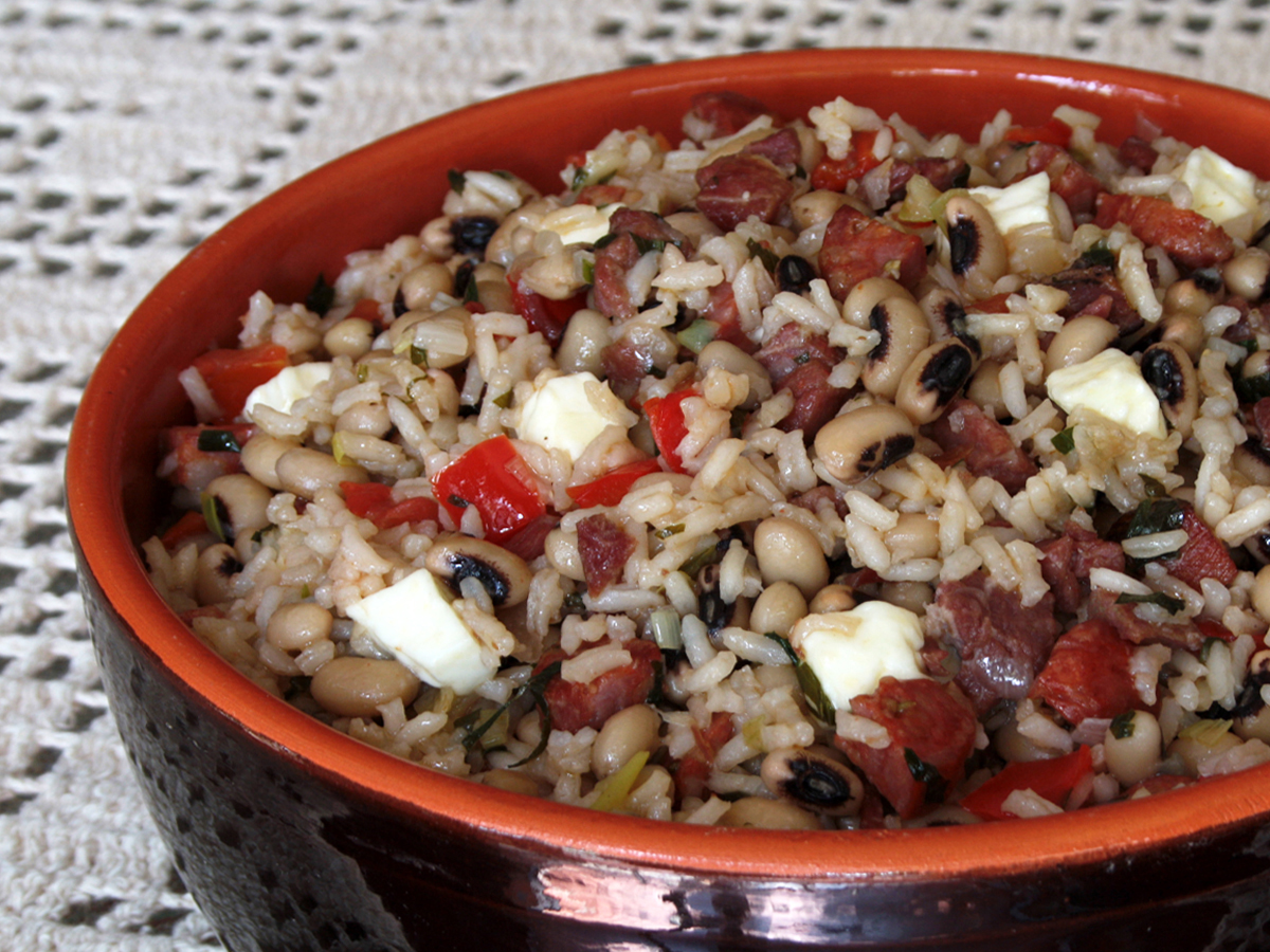 Baião de dois (Rice and black-eyed peas cooked together)