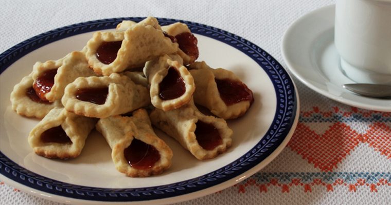 Beliscão de goiabada (Guava Paste Pinch)