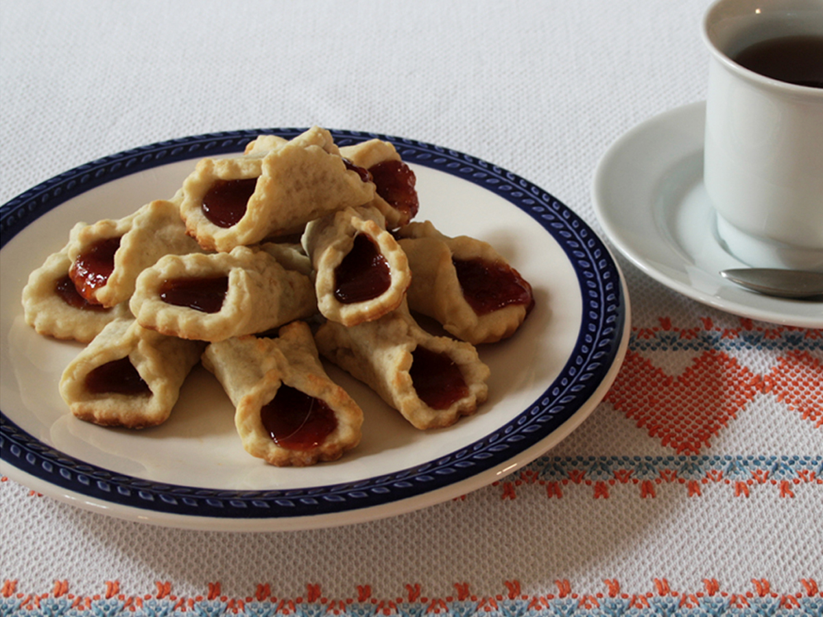 Beliscão de goiabada (Guava Paste Pinch)