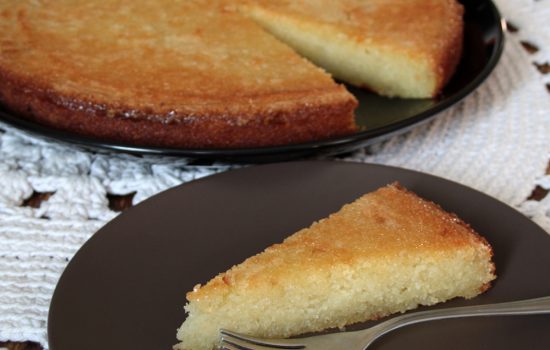 Bolo de aipim (Cassava Cake)