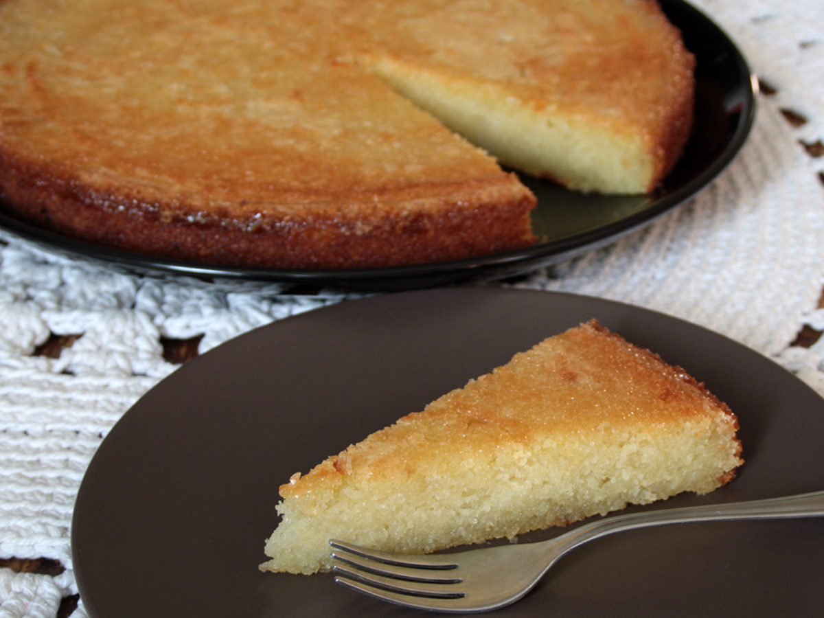 Bolo de aipim (Cassava Cake) - Sabor Brasil