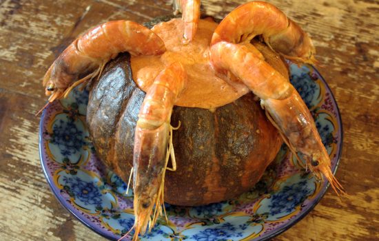 Camarão na moranga (Prawns in Pumpkin)