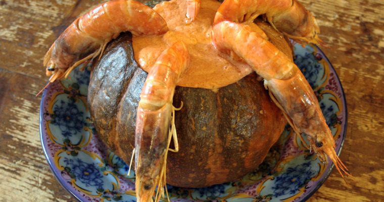 Camarão na moranga (Prawns in Pumpkin)