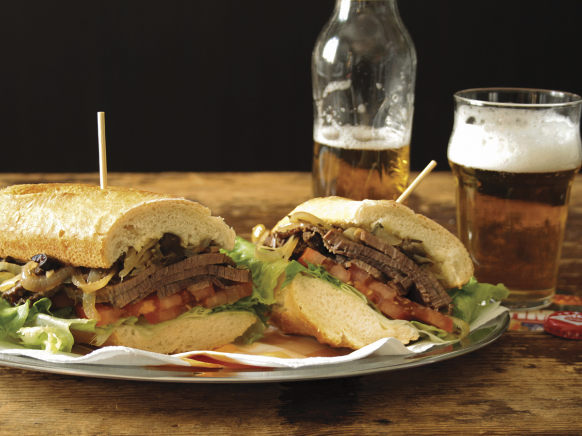 Sanduíche de carne louca (Bizarre Meat Sandwich)