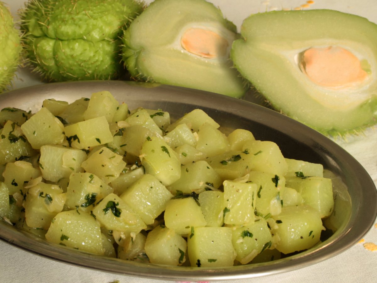 Chuchu refogado (Braised Chayote)