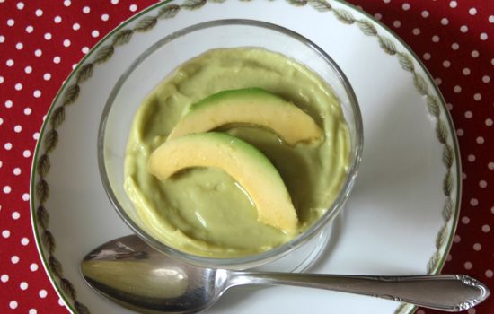 Creme de abacate (Sweet Avocado Cream)