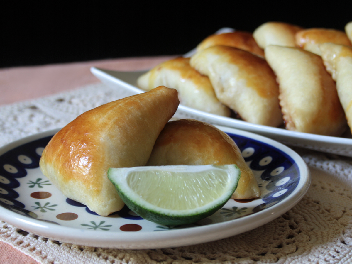 Esfiha fechada (Beef Pasties)