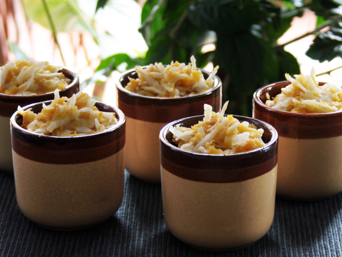 Paçoca de banana da terra (Boiled Plantains with Coconut)