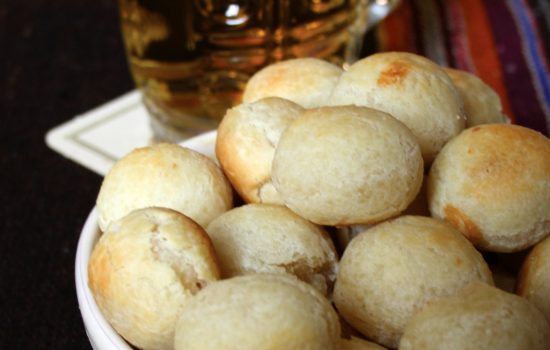 Pão de queijo (Pane al formaggio)