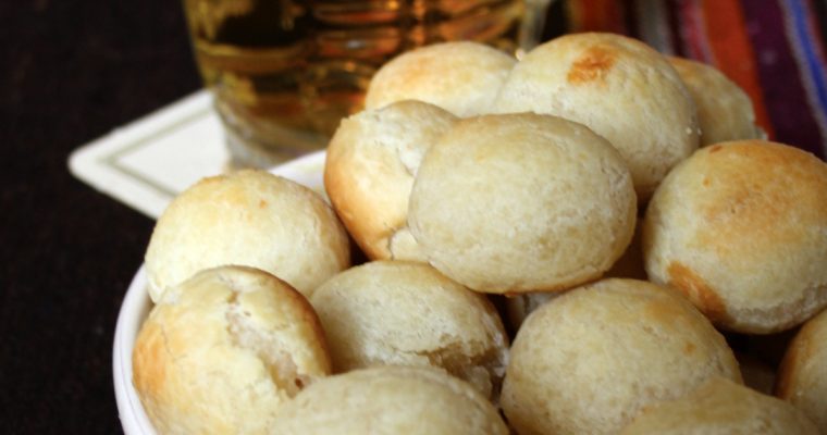 Pão de queijo (Pane al formaggio)