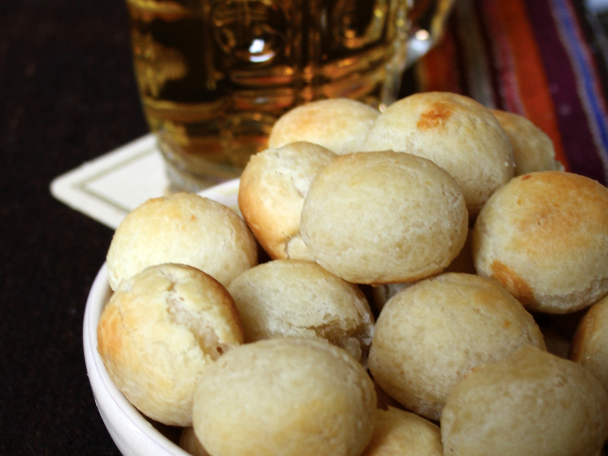 Pão de queijo (Pane al formaggio)