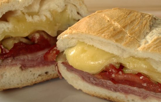 Bauru do “Ponto Chic” (Ponto Chic’s Bauru Sandwich)