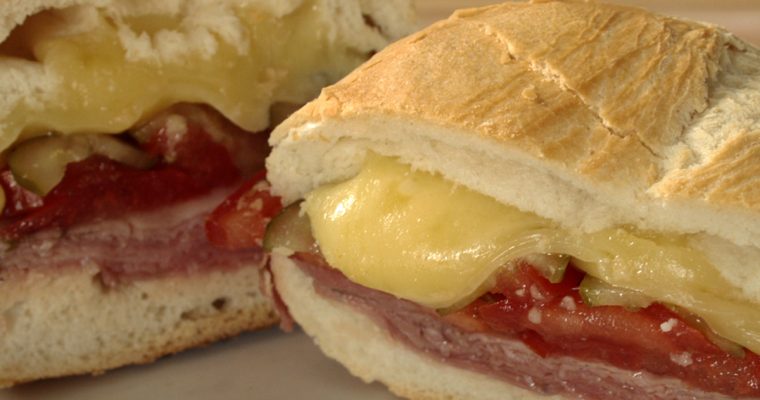 Bauru do “Ponto Chic” (Ponto Chic’s Bauru Sandwich)