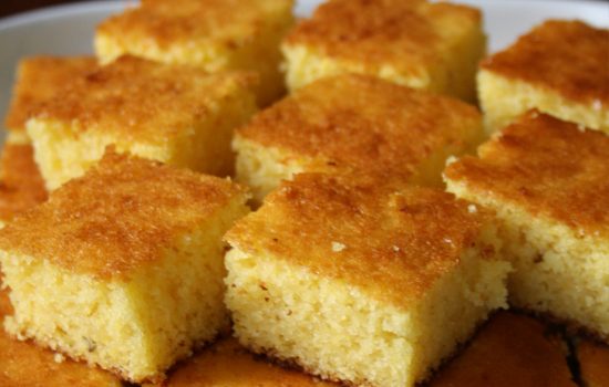 Bolo de fubá (Cornmeal Cake)