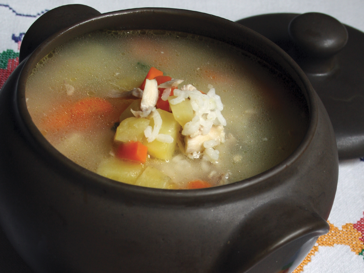 Canja de galinha (Chicken Broth)