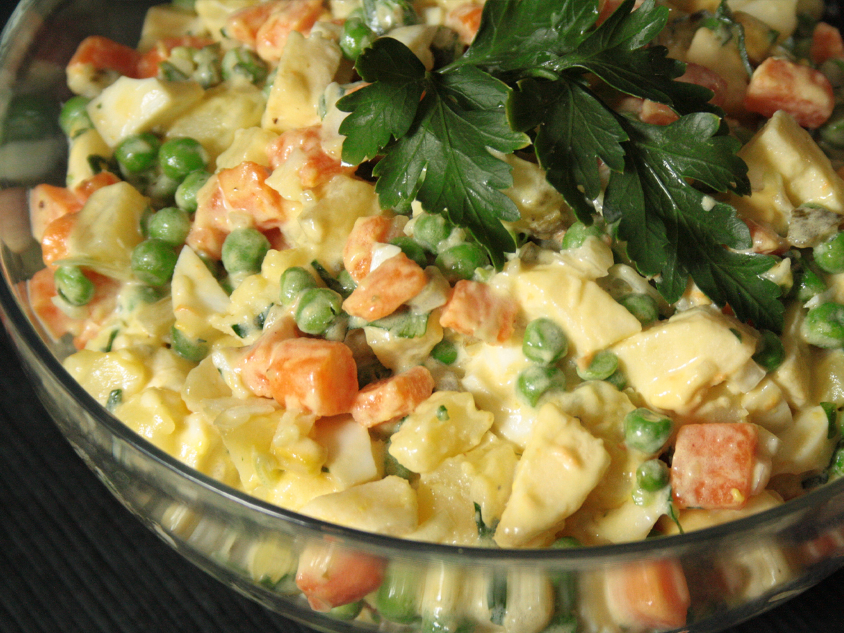 Maionese de batata (Olivier Salad)