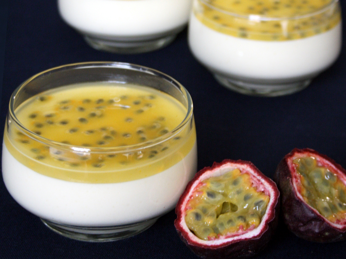 Mousse de maracujá (Passion Fruit Mousse) - Sabor Brasil