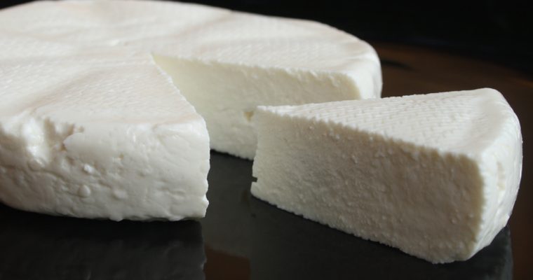 Queijo de minas (Formaggio primo sale)