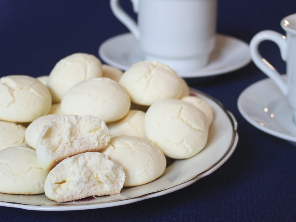 Sequilhos de Maizena (Corn Starch Cookies) Sabor Brasil