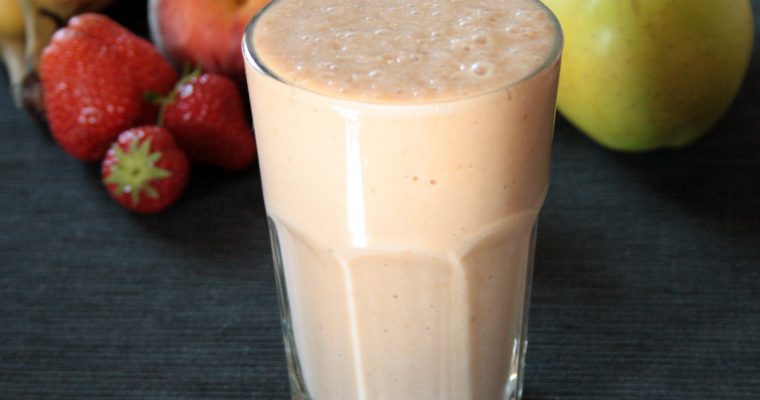 Fruit Smoothie and Avocado Smoothie (VITAMINA DE FRUTA E DE ABACATE)